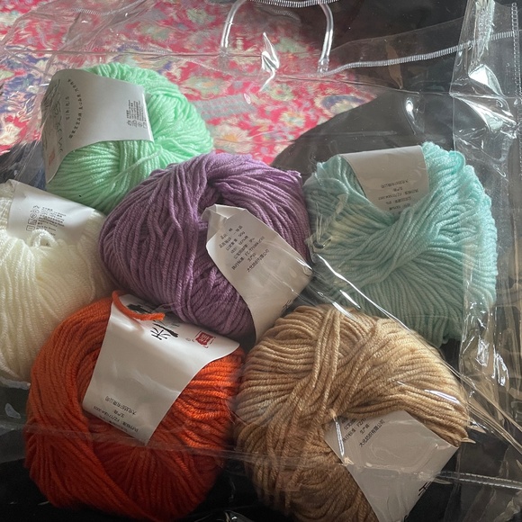 Yarn - Picture 1 of 4